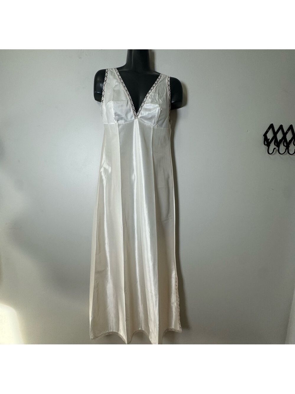 Vintage Kayser Satin Cream Chemise Nightie Size 34